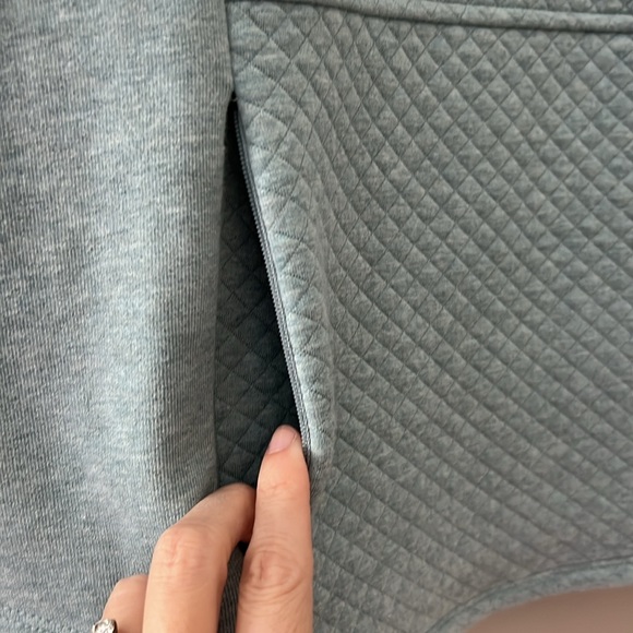 Orvis Blue Quilted Pullover size medium - Picture 3 of 8